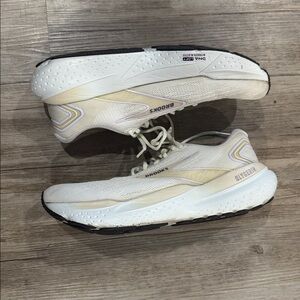 Women’s Brooks Glycerin 21